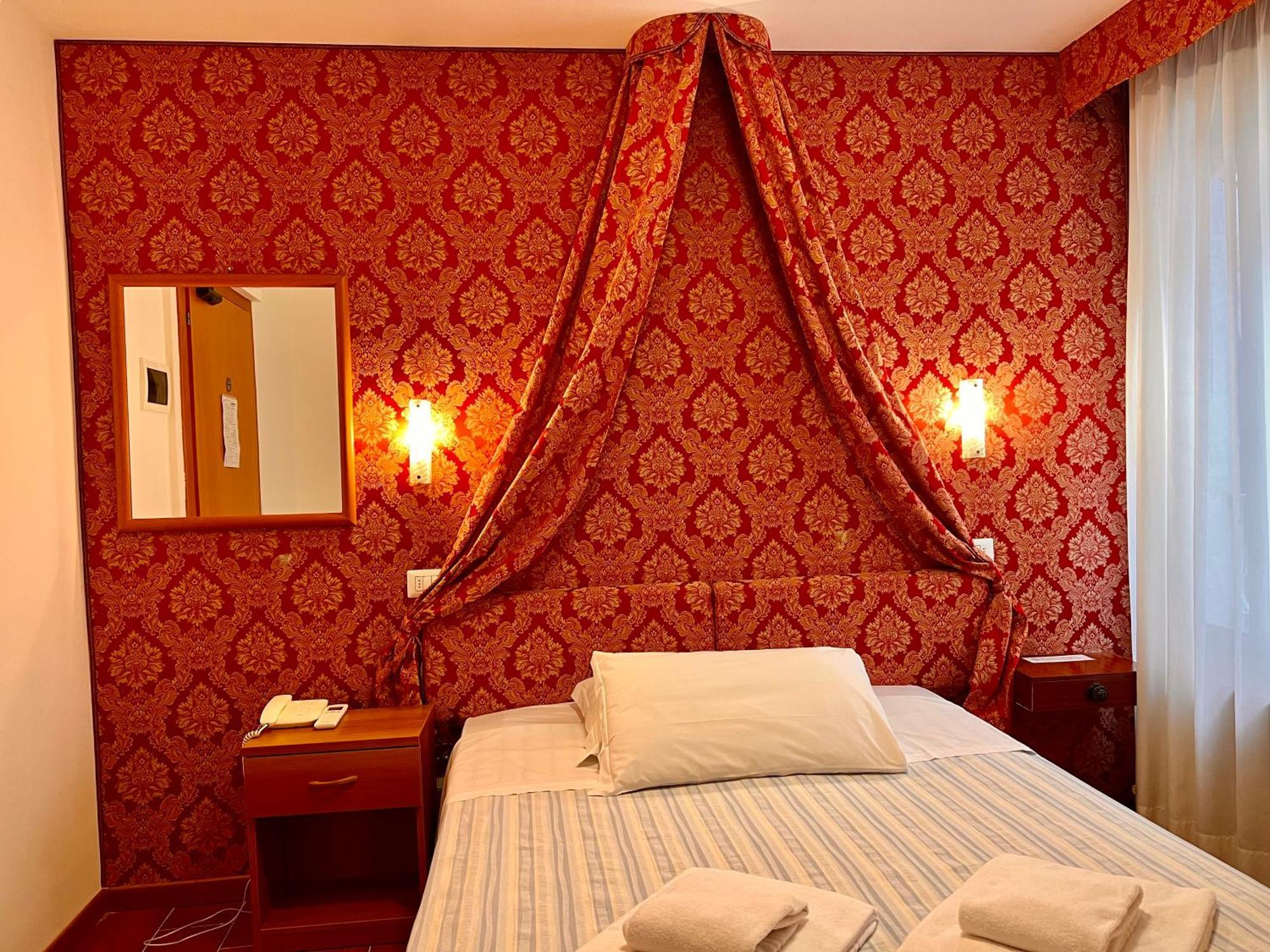 Hotel Canada Венеция Экстерьер фото